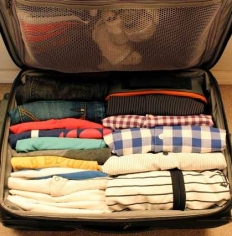 Cách sắp xếp đồ đạc trong vali thông minh để đi du lịch